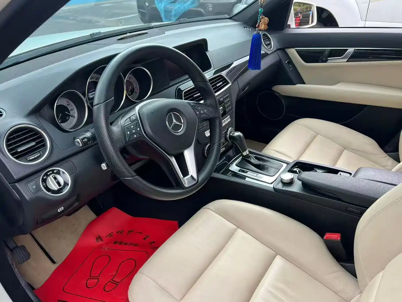 Mercedes-Benz C-Class 2013 C 260 CGI Fashion Edition фото 4