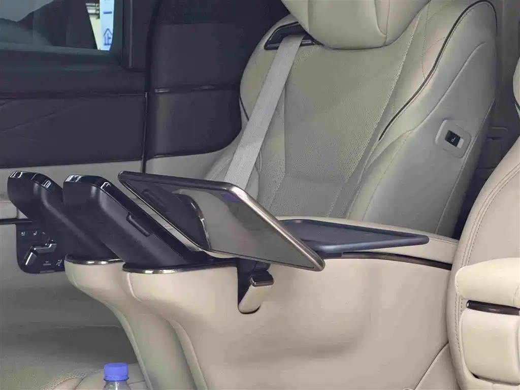 Toyota Vellfire 2023 2024 Crown Hybrid 2.5L Executive Premium Edition