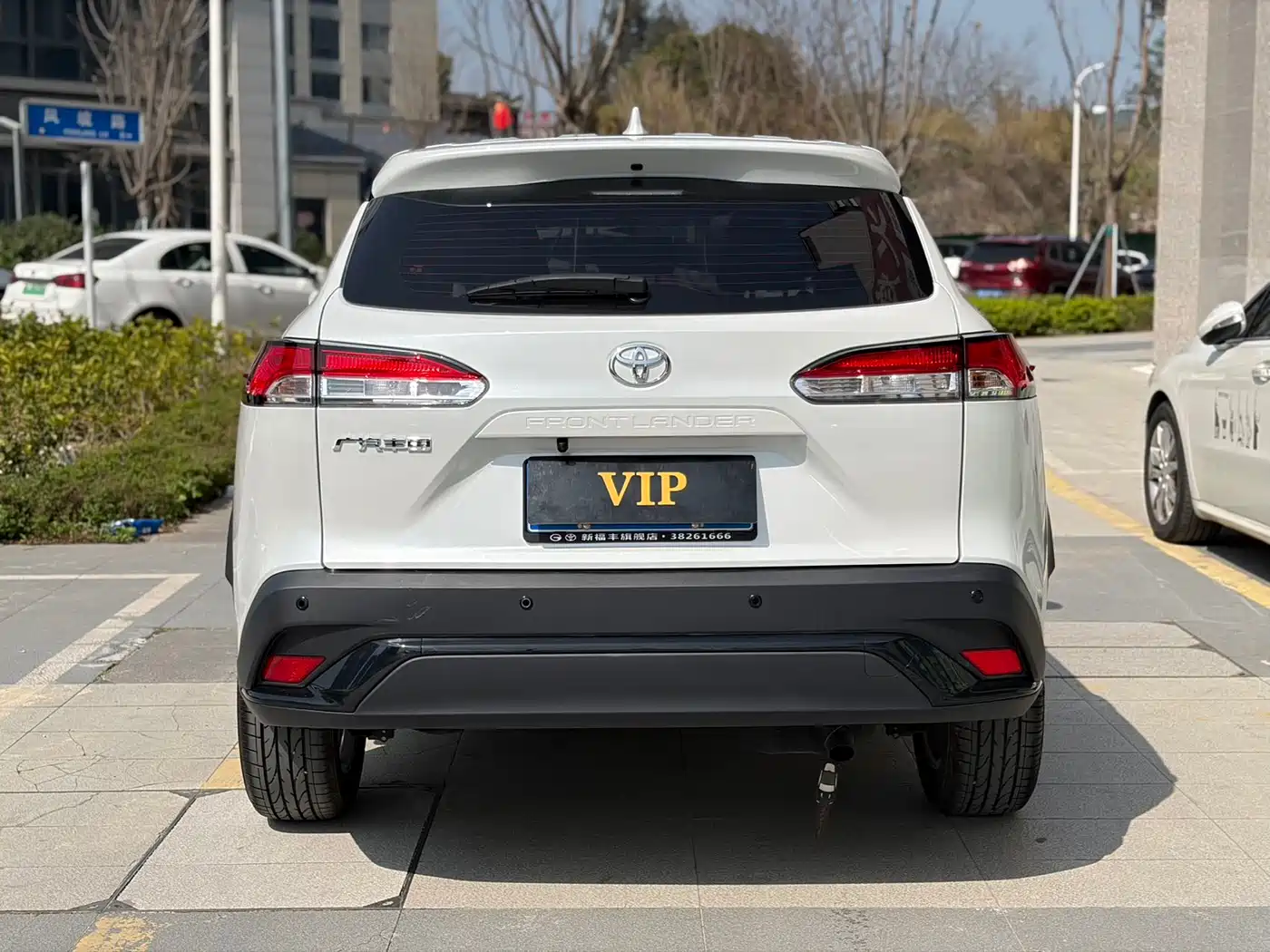 Toyota Frontlander 2024 2.0L CVT Elite Plus Edition фото 12
