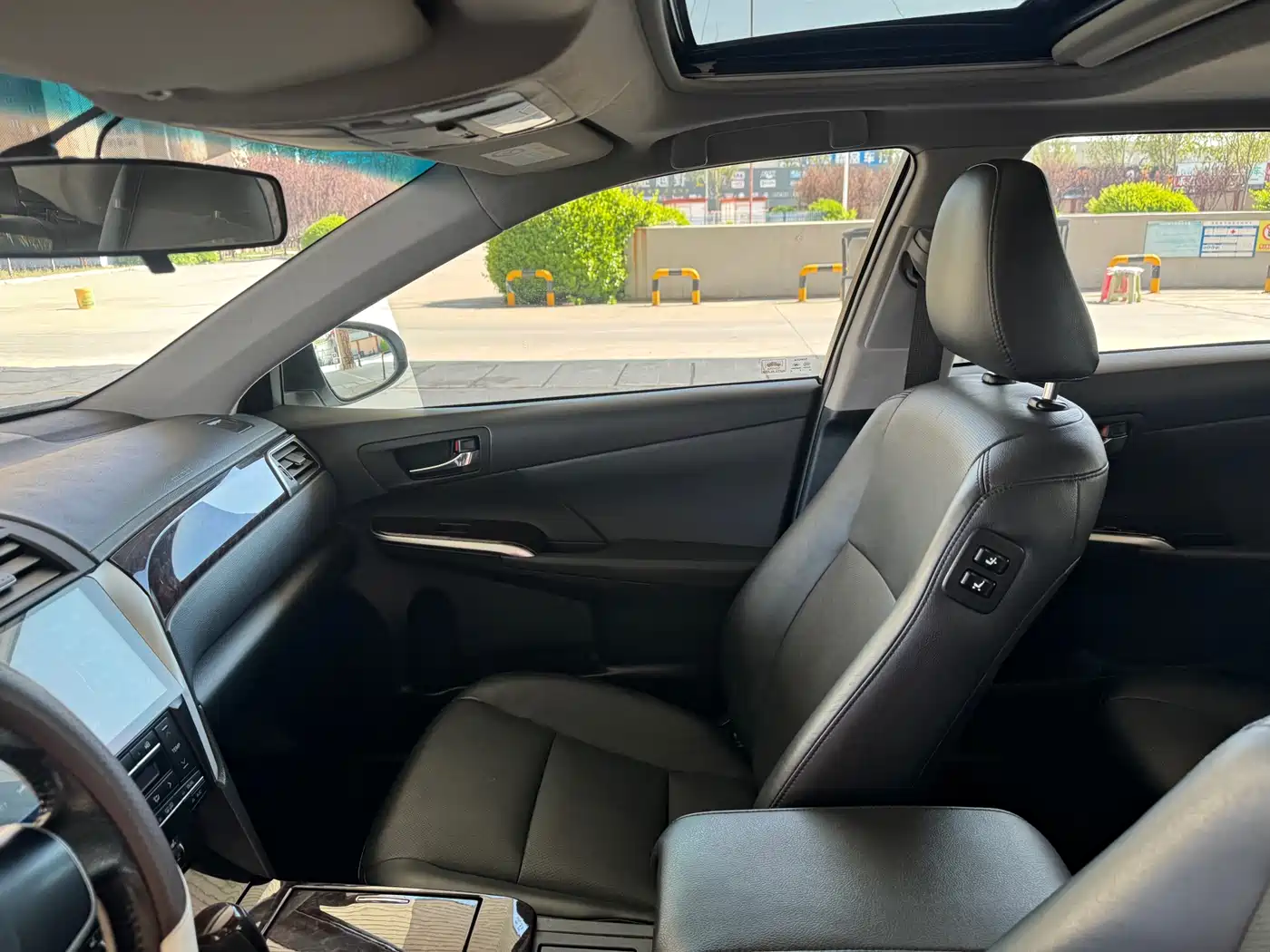 Toyota Camry 2016 2.0G 10th Anniversary Leading Edition фото 8