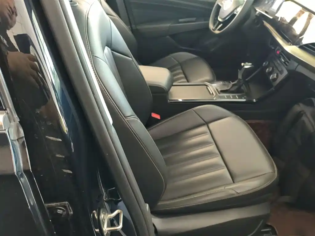 Volkswagen Passat 2020 Facelift 280TSI Business Version China VI фото 25