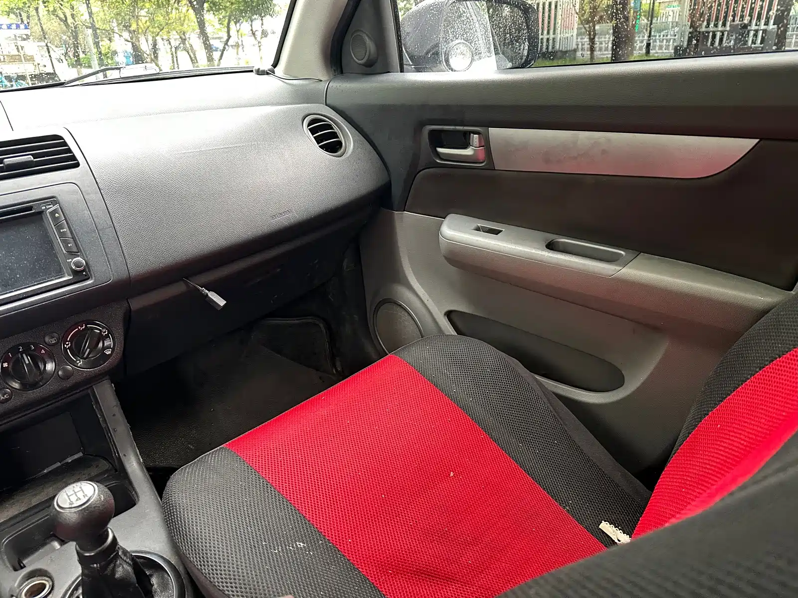 Фото 9 - Suzuki Swift