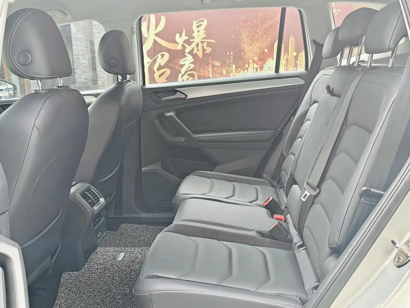 Volkswagen Tiguan L 2017 330TSI Automatic 2WD Comfort Edition фото 14