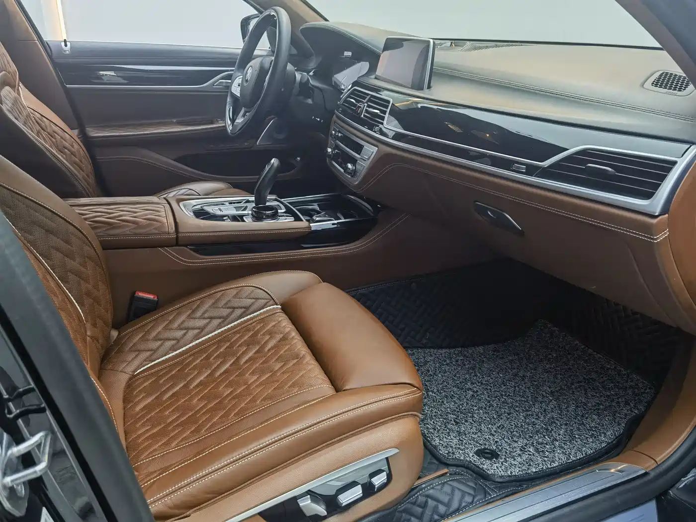 BMW 7 Series 2019 Facelift M760Li xDrive V12 Luxury Package фото 8