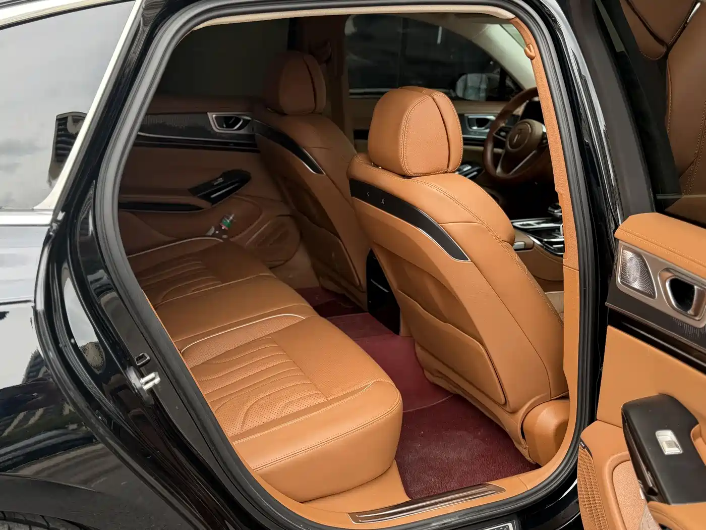 Hongqi H9 2024 2.0T Qi Enjoy Luxury Business Edition фото 6