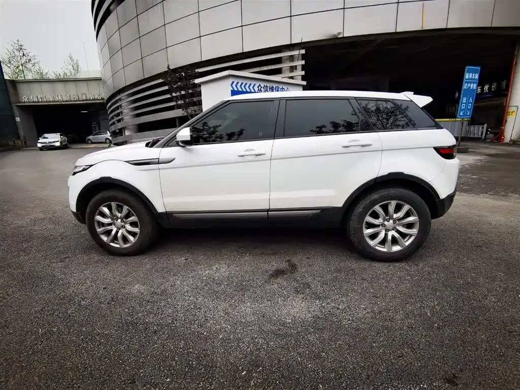Land Rover Range Rover Evoque 2018 200PS PURE New Style фото 4