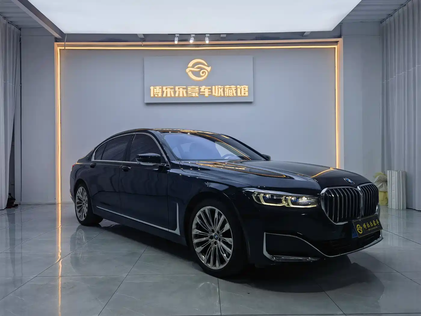 BMW 7 Series 2019 Facelift M760Li xDrive V12 Luxury Package фото 3