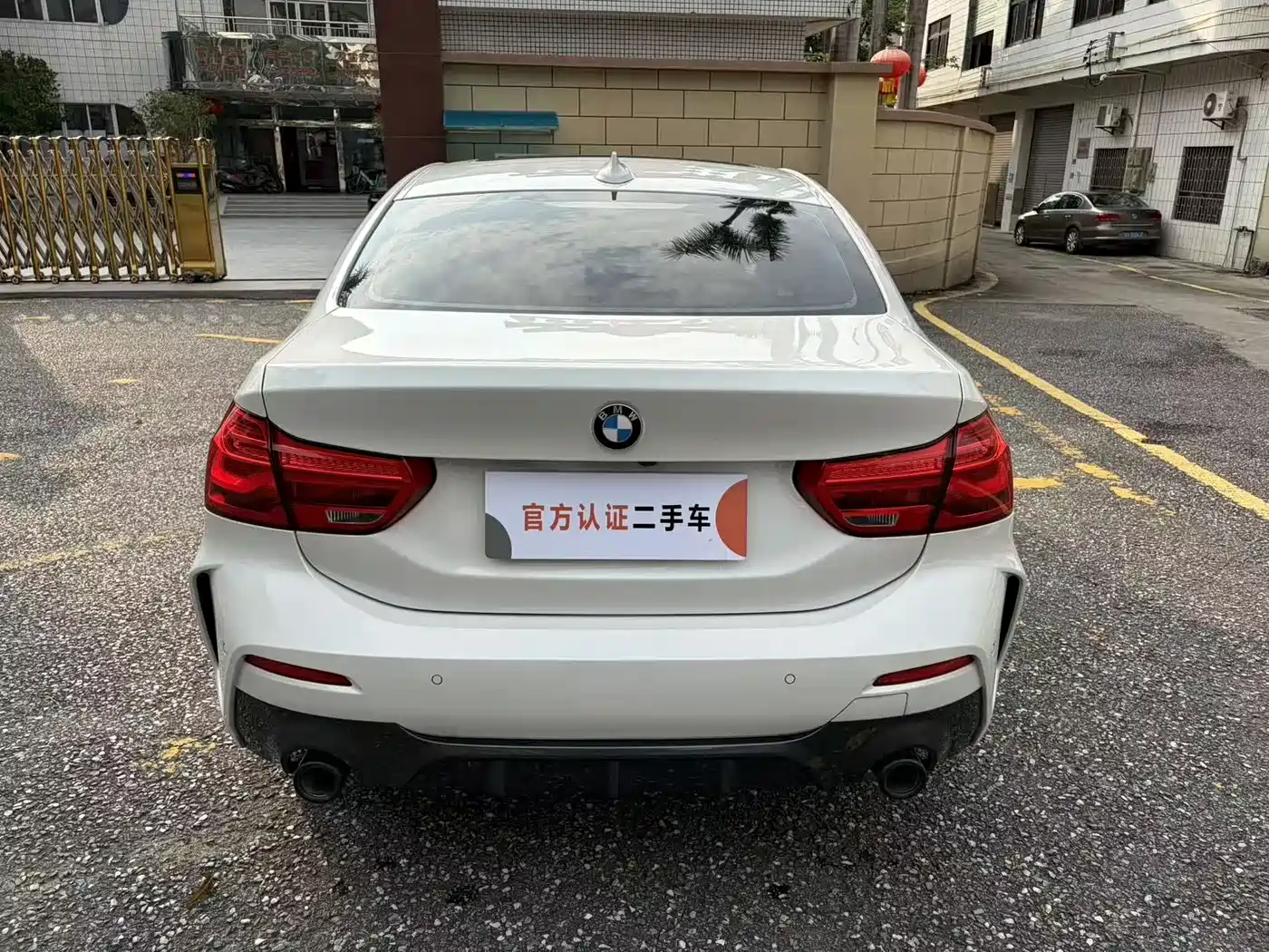BMW 1 Series 2021 120i M Sport фото 6