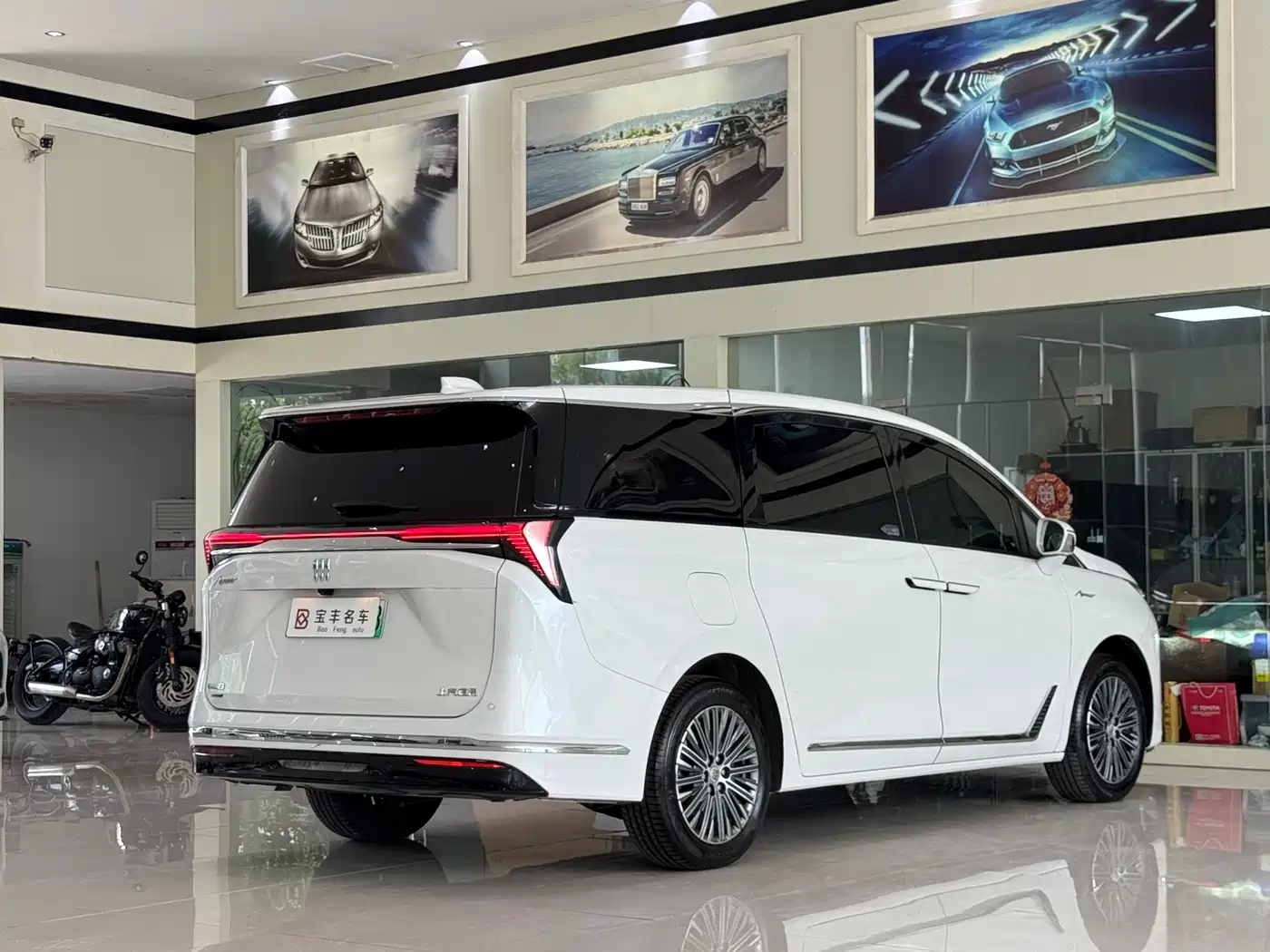 Buick GL8 New Energy 2025 Landlux Smart Edition 7-seater фото 18