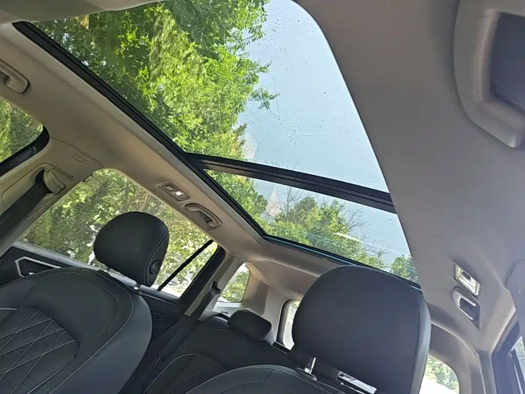 Volkswagen Tiguan L 2023 330TSI Auto 2WD R-Line Premium Edition фото 18