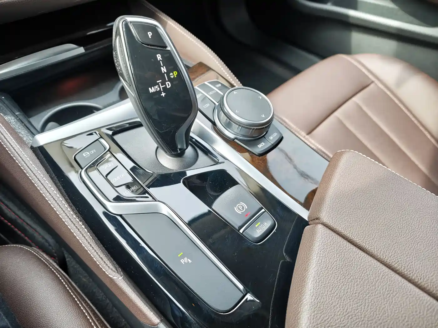 BMW 5 Series 2020 525Li Luxury Package фото 9