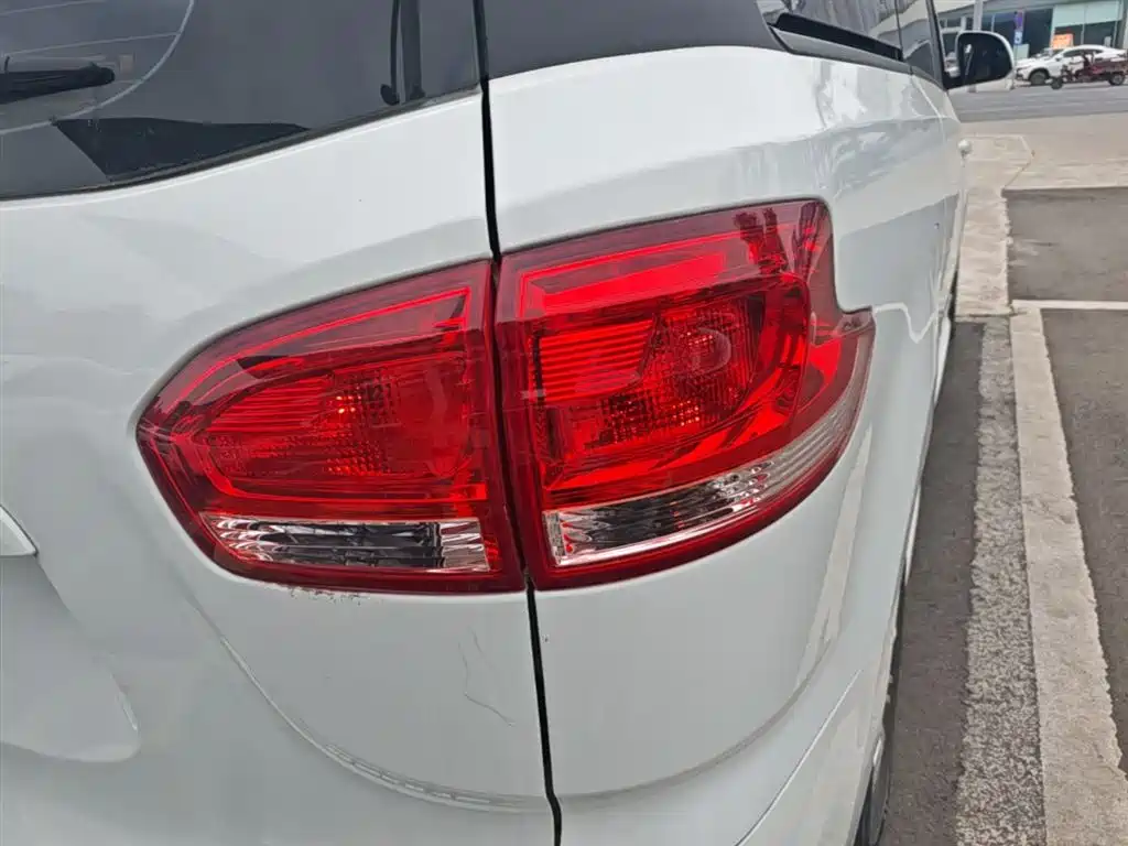 SAIC Maxus Maxus G10 2021 2.0T Automatic Elite Edition Gasoline 7-Seater фото 8