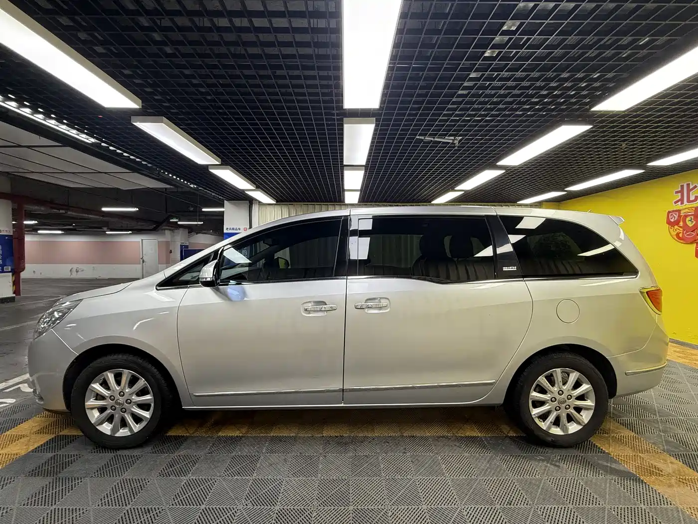 Buick GL8 2011 3.0L GT Luxury Business Elegance Edition фото 11