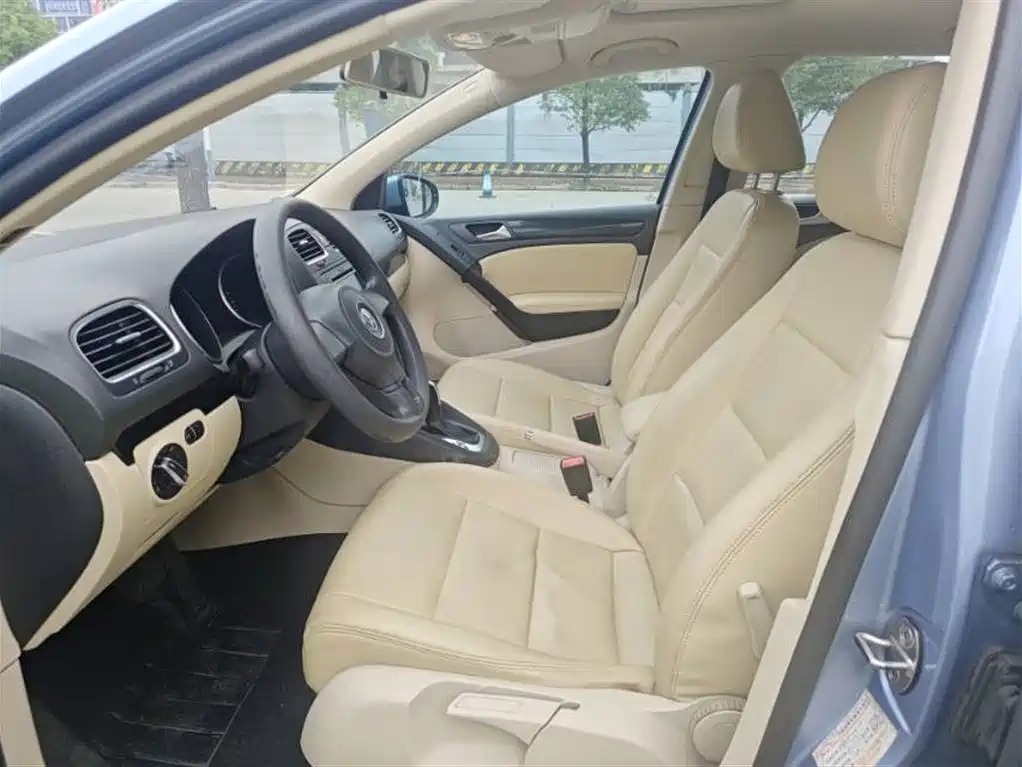 Volkswagen Golf 2011 1.4TSI Auto Comfort фото 6