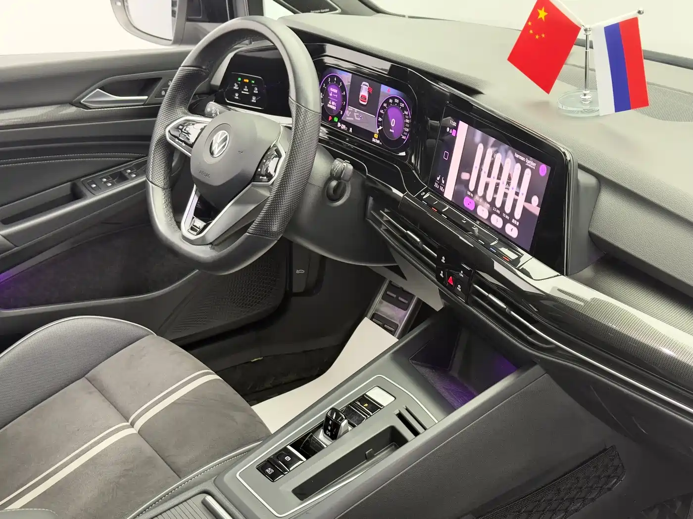 Volkswagen Golf 2023 Facelift 280TSI DSG R-Line фото 20