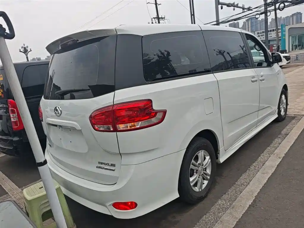SAIC Maxus Maxus G10 2021 2.0T Automatic Elite Edition Gasoline 7-Seater фото 7