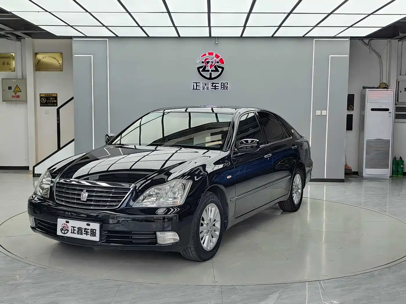 Toyota Crown 2005 Model 3.0L Royal