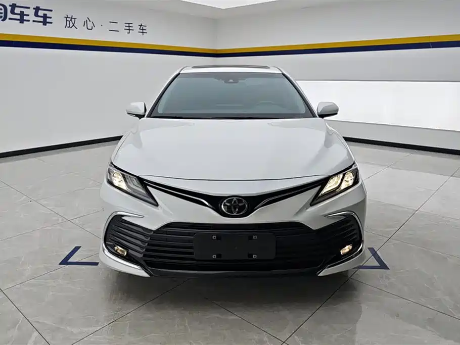 Toyota Camry 2021 2.0G Luxury Edition фото 2