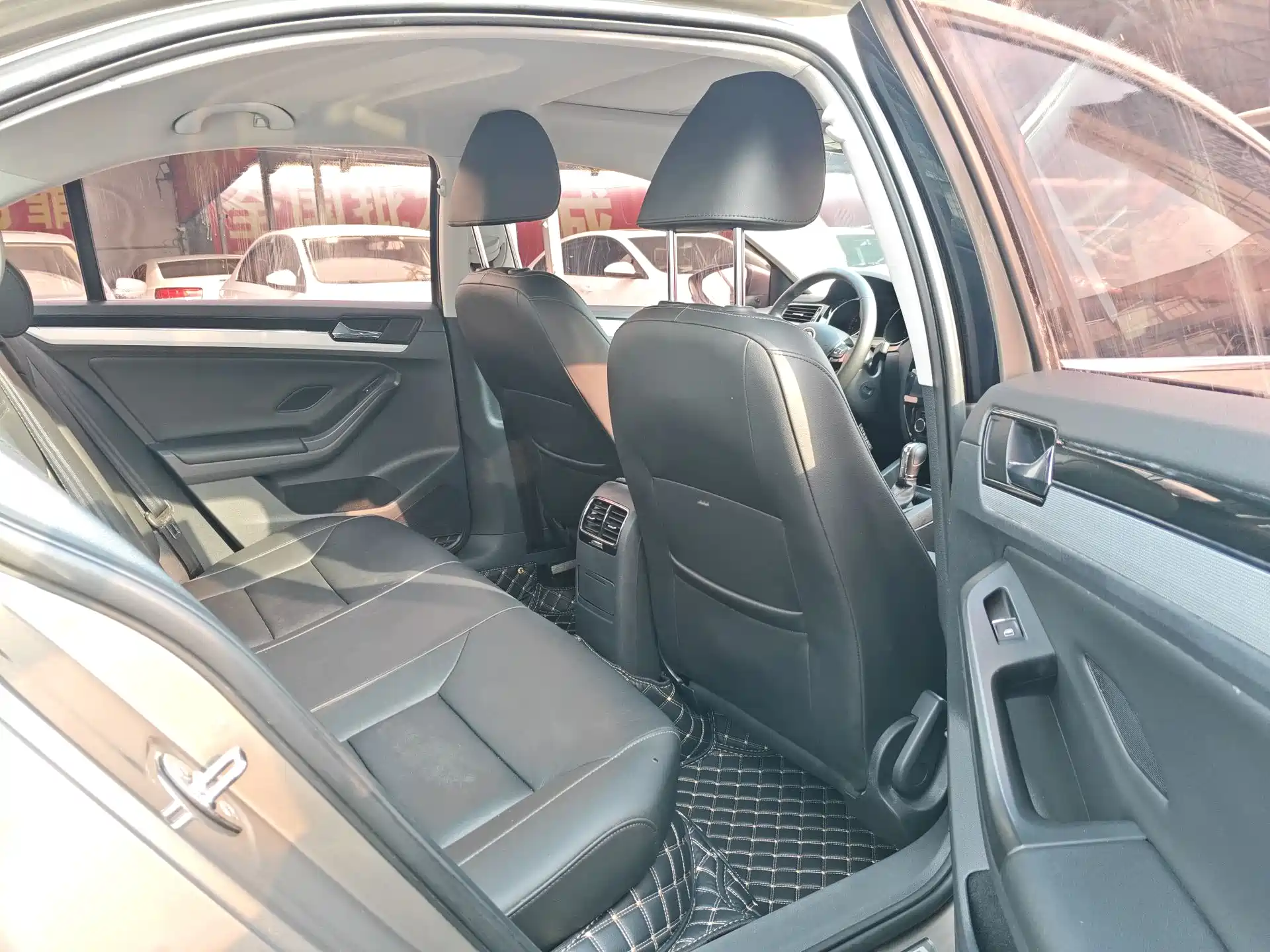 Фото 7 - Volkswagen Sagitar