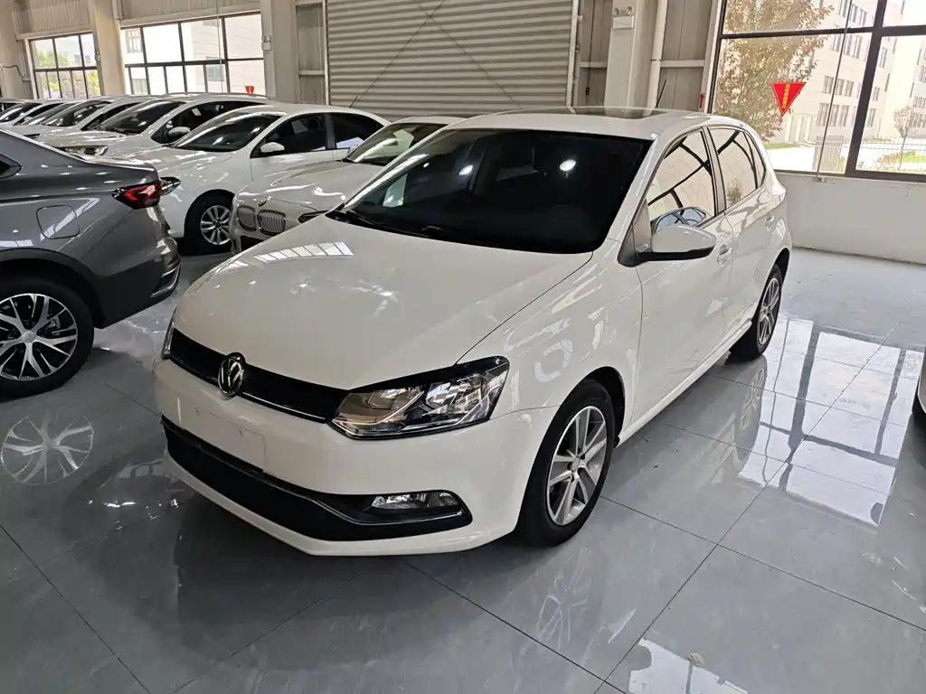 Фото 2 - Volkswagen Polo