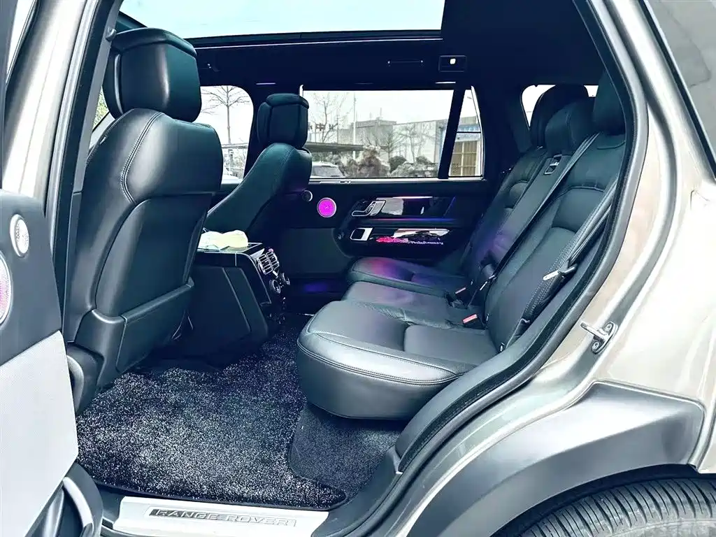 Land Rover Range Rover 2018 3.0 SC V6 Vogue SE Genesis Extended Edition фото 4