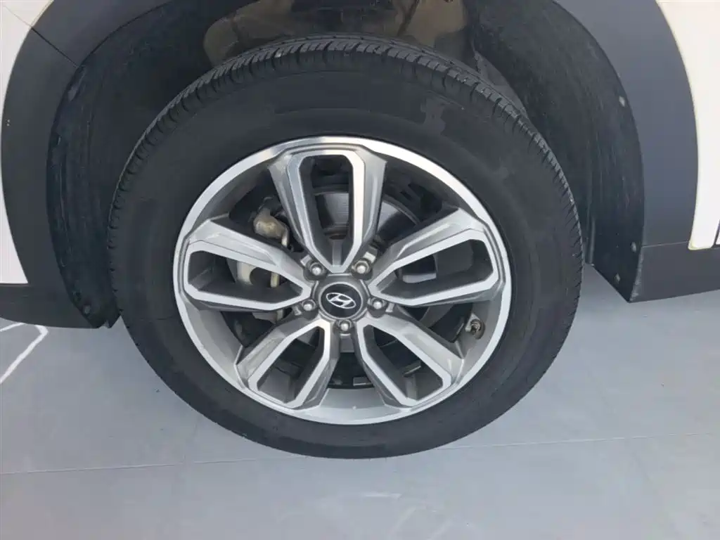 Hyundai Beijing Hyundai ix35 2019 2.0L Automatic 2WD Zhiyong·Enjoy China V фото 23