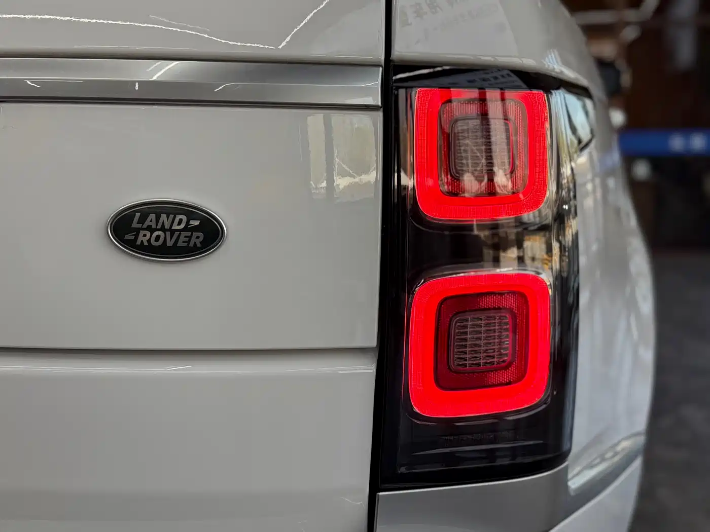 Land Rover Range Rover 2022 3.0 L6 400PS Heritage Extended Classic Edition фото 6