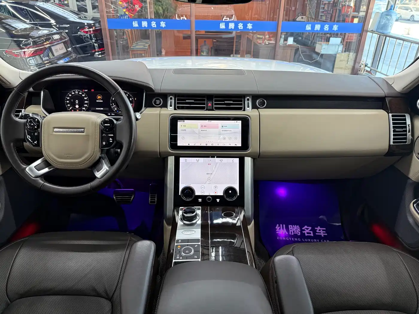 Land Rover Range Rover 2022 3.0 L6 400PS Heritage Extended Classic Edition фото 9
