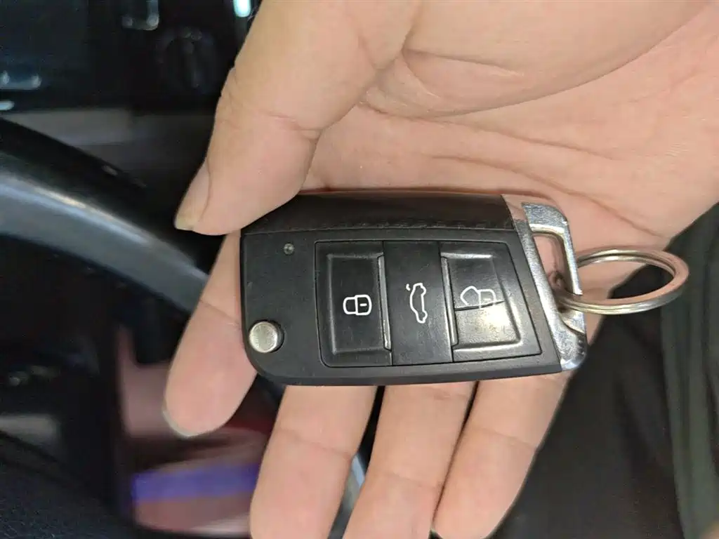 Volkswagen Bora 2014 1.6L Automatic Comfort Edition фото 9