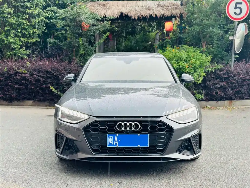 Audi A4L 2022 45 TFSI quattro Premium Dynamic фото 2