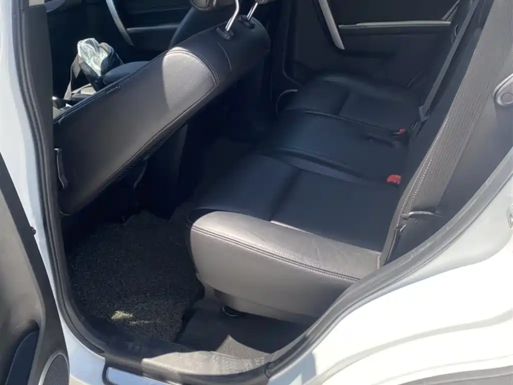 Chevrolet Captiva 2015 2.4L AWD Flagship 7-Seater фото 14