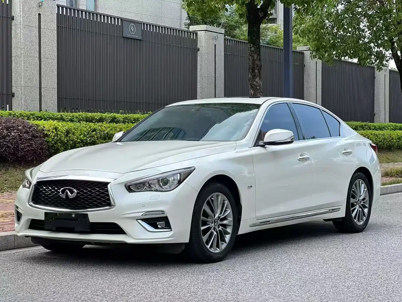 Infiniti Q50L 2018 2.0T Leisure Edition (China VI)