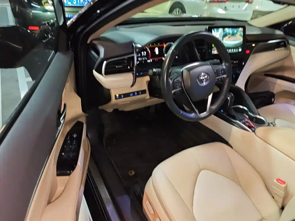 Toyota Camry 2021 2.5G Luxury Edition фото 16