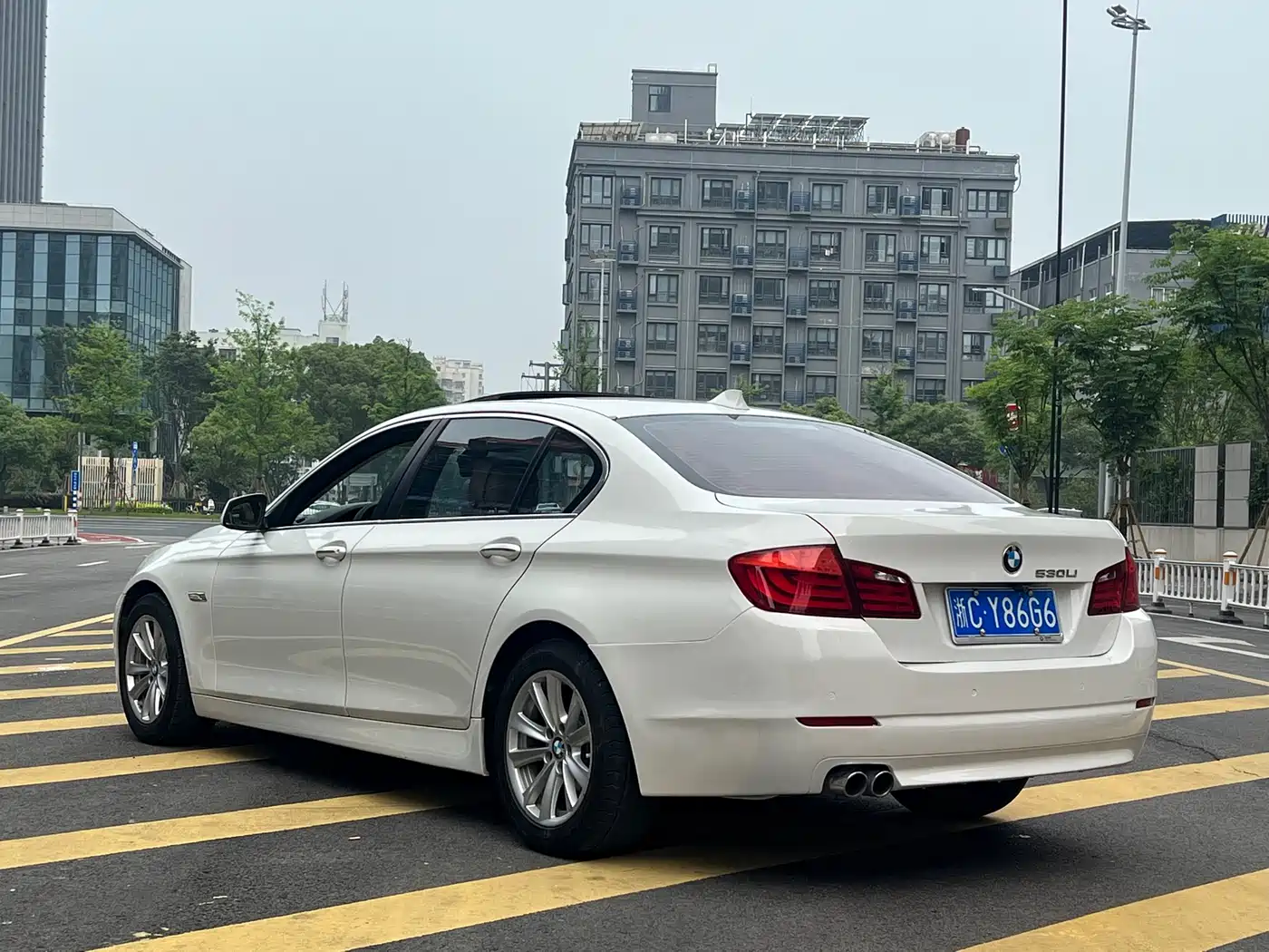 BMW 5 Series 2011 523Li Luxury фото 6