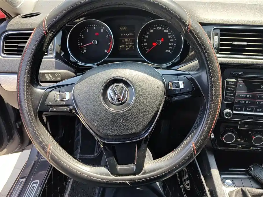 Volkswagen Sagitar 2015 1.6L Manual Comfort фото 15