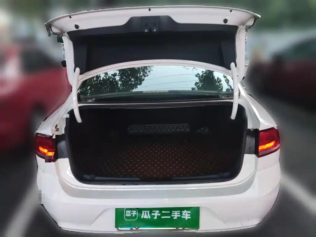 Volkswagen Lamando 2015 230TSI DSG Style фото 10