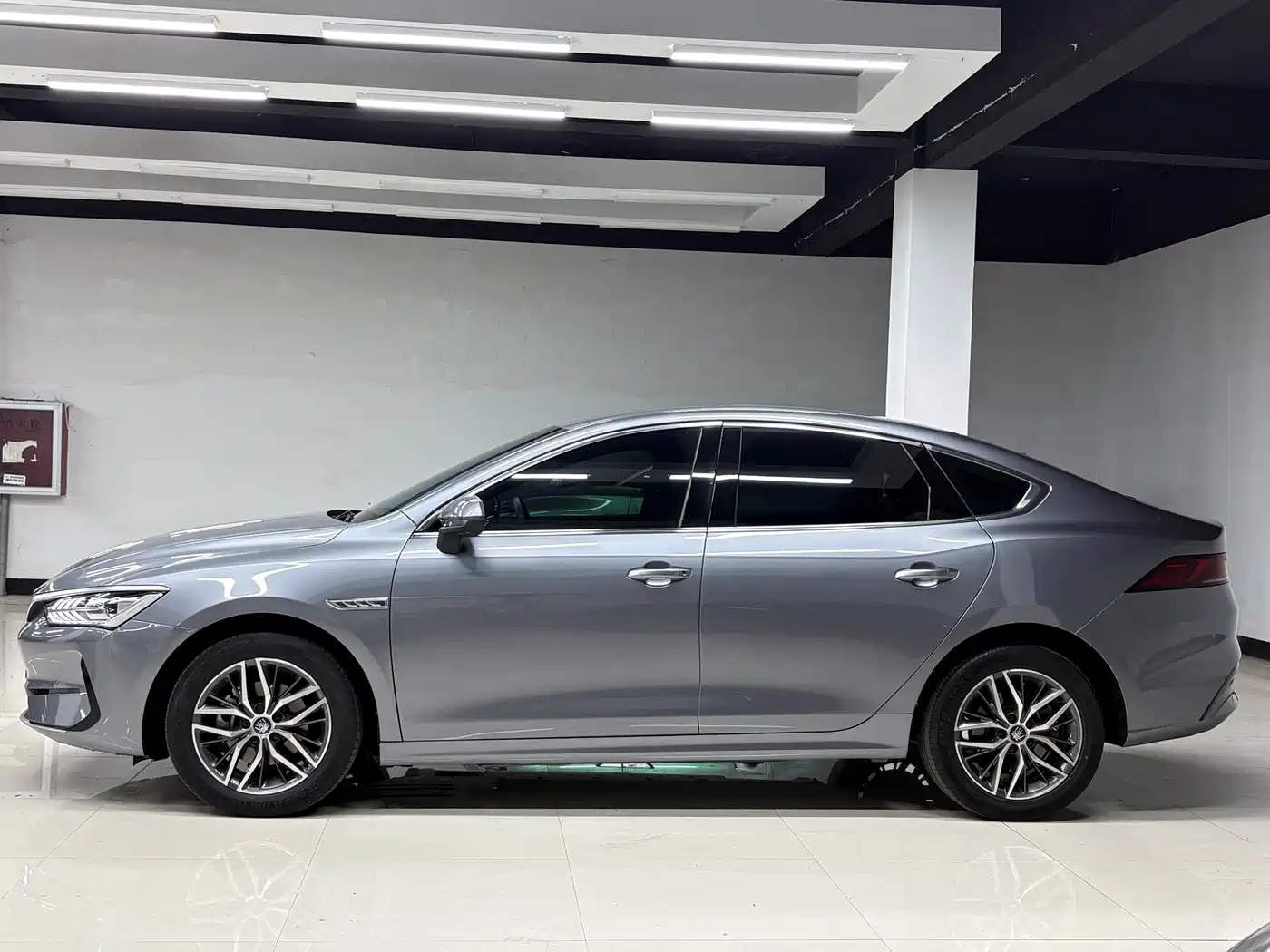 BYD Qin PLUS 2023 Champion Edition EV 420KM Advanced Type фото 4