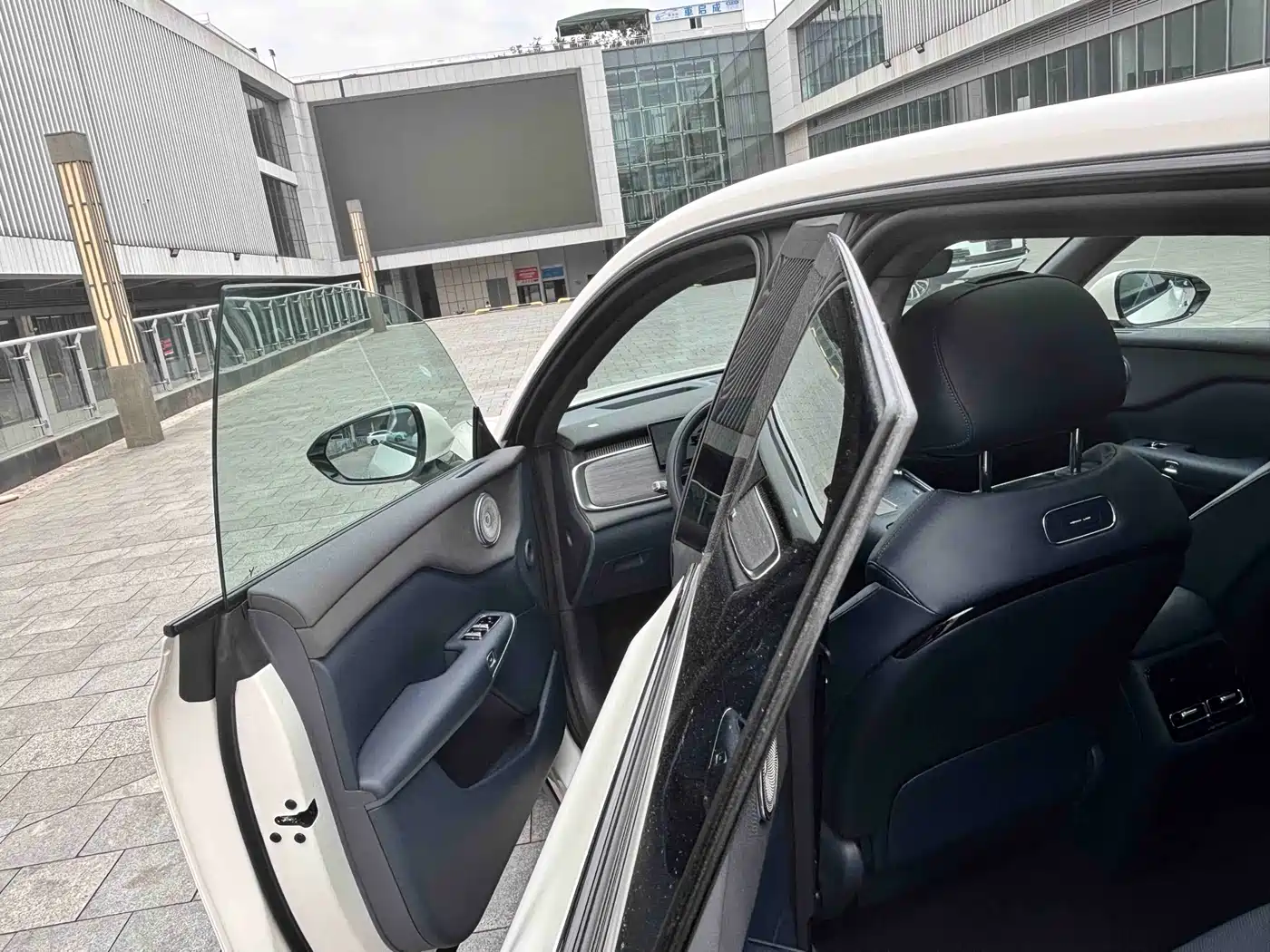 Voyah Auto Voyah Zhiyin 2025 Base фото 34