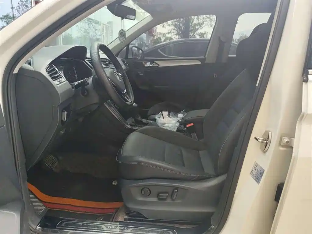Volkswagen Tiguan L 2021 330TSI Automatic 2WD Smart фото 5