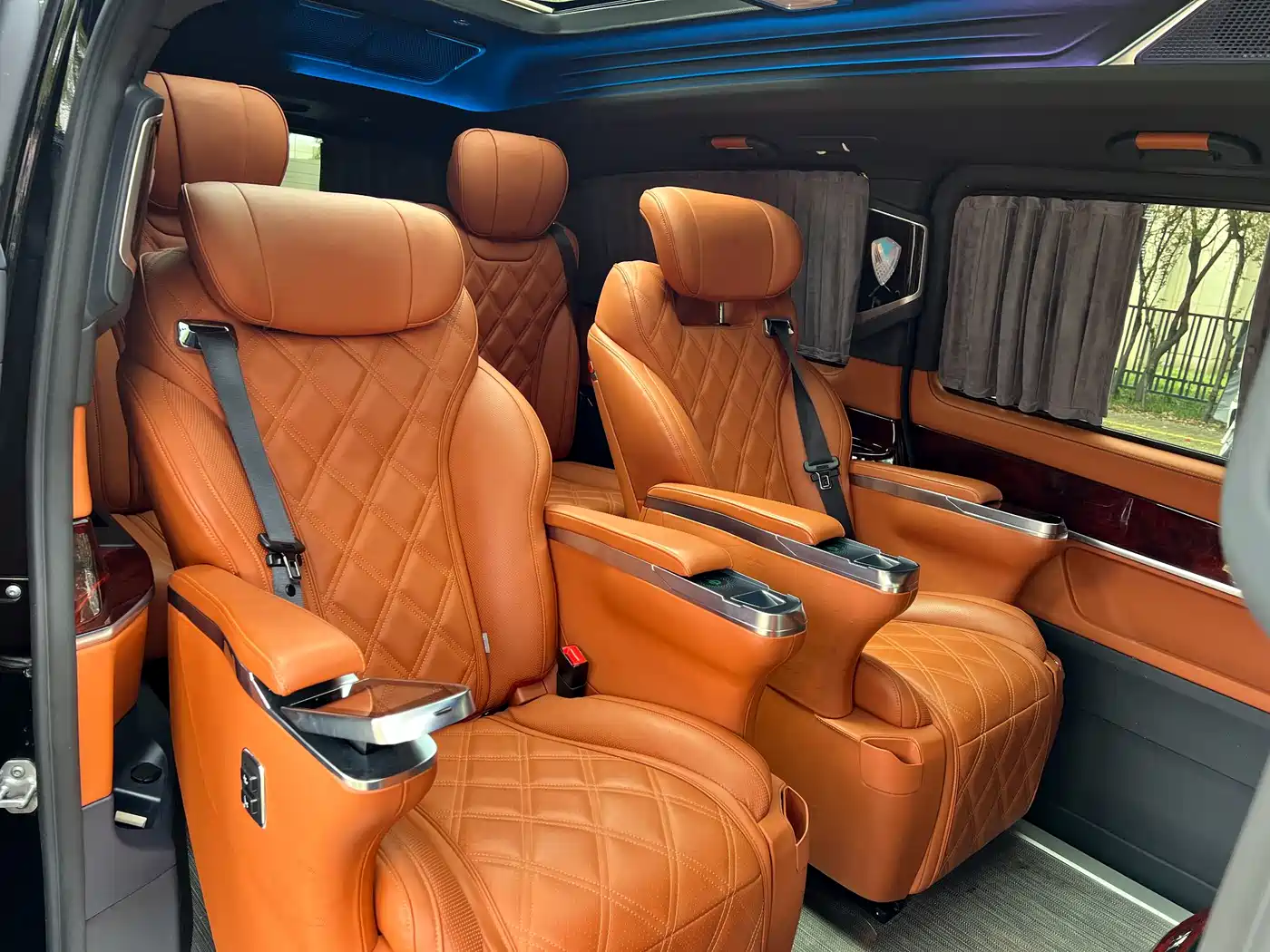 Mercedes-Benz V-Class 2022 V 260 L Long Wheelbase Luxury Edition фото 19