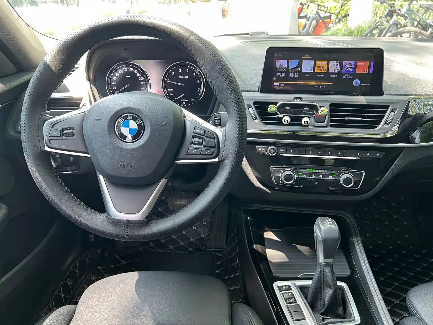BMW 1 Series 2017 118i Sport фото 10