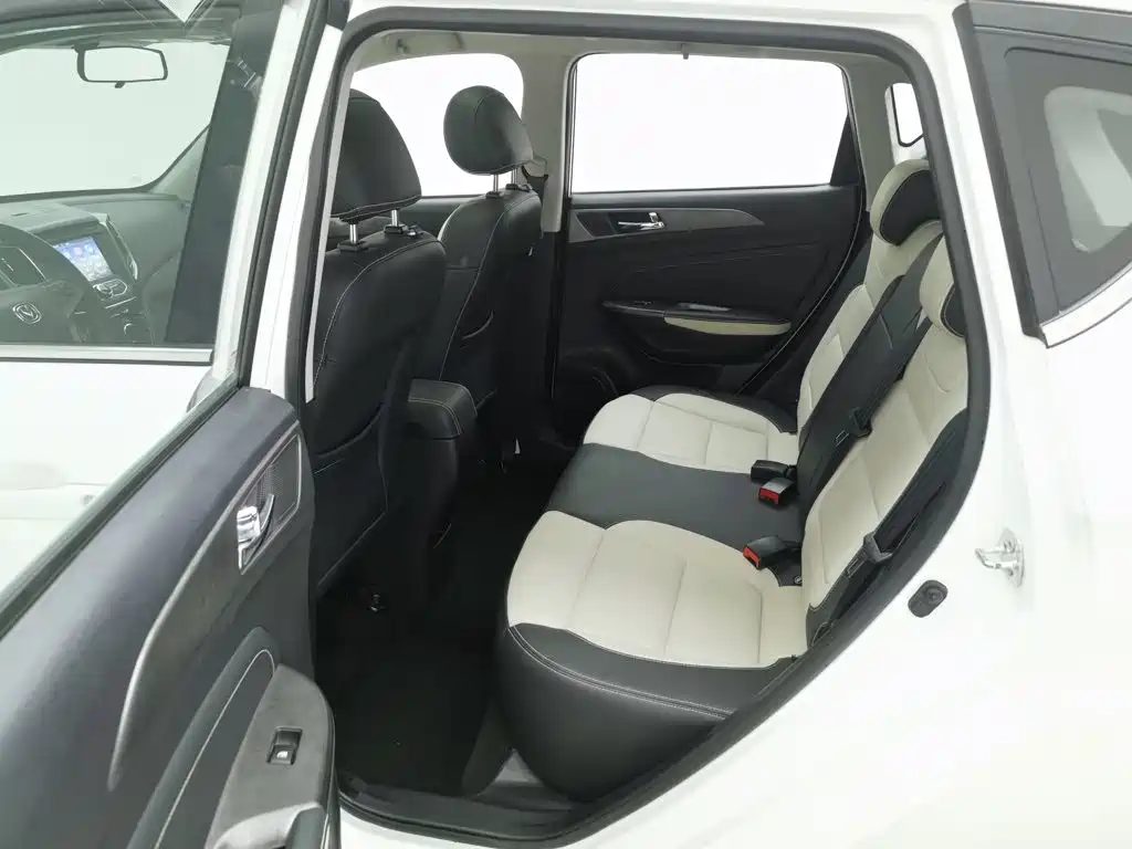 Changan CS35 2017 2017 1.6L Auto Luxury