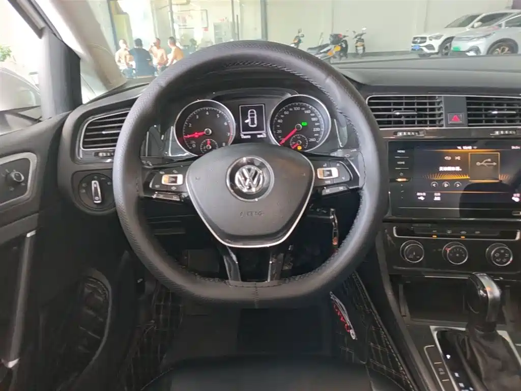 Volkswagen Golf 2019 200TSI DSG Comfort Progressive China VI фото 11