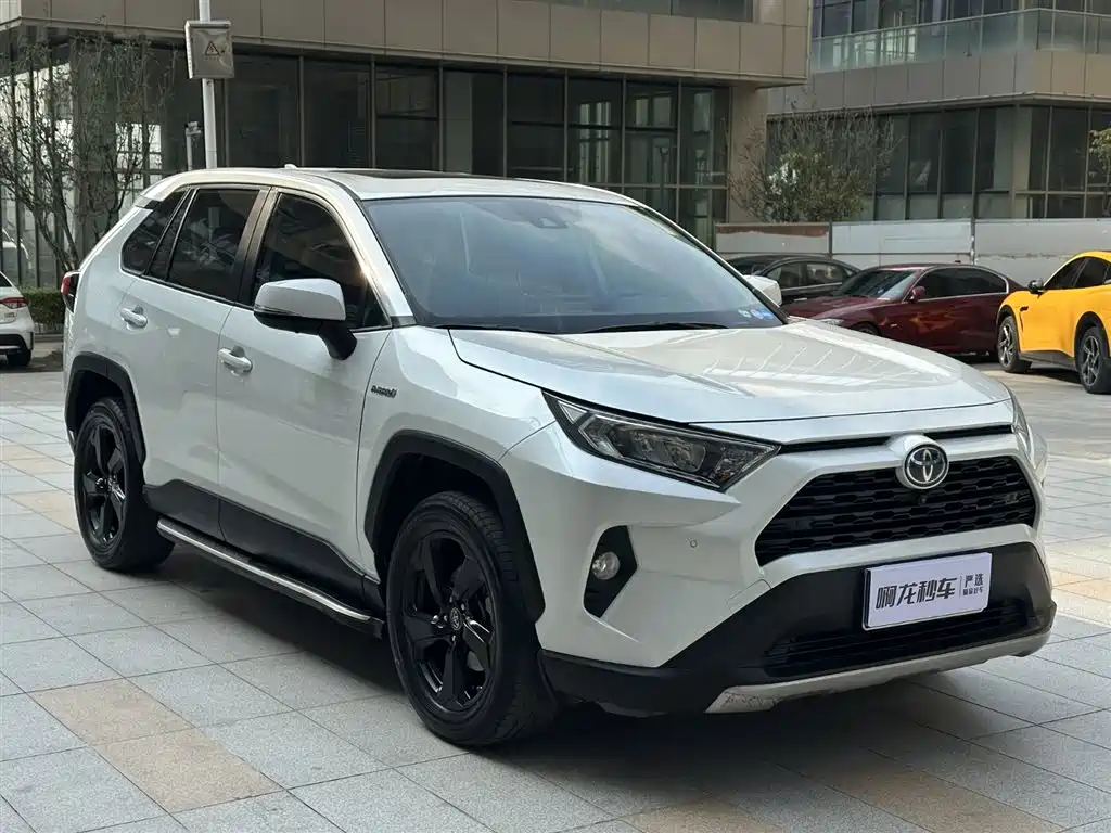 Toyota RAV4 Rongfang 2022 Hybrid 2.5L E-CVT 4WD Elite Plus Edition фото 5