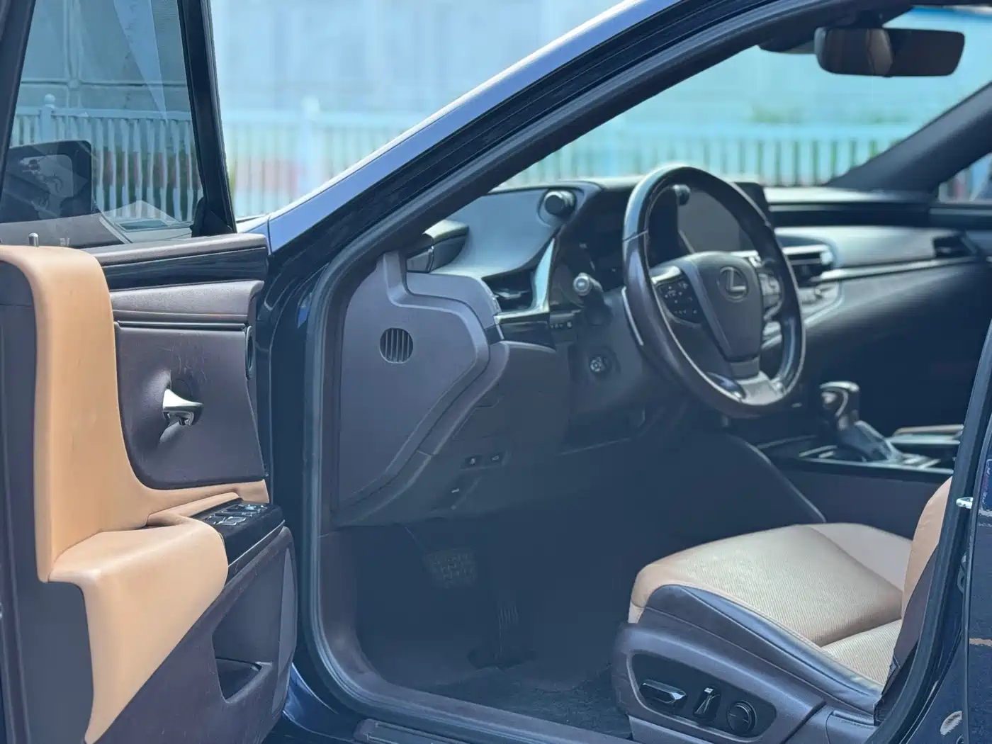 Lexus ES 2021 200 Excellence Edition фото 7
