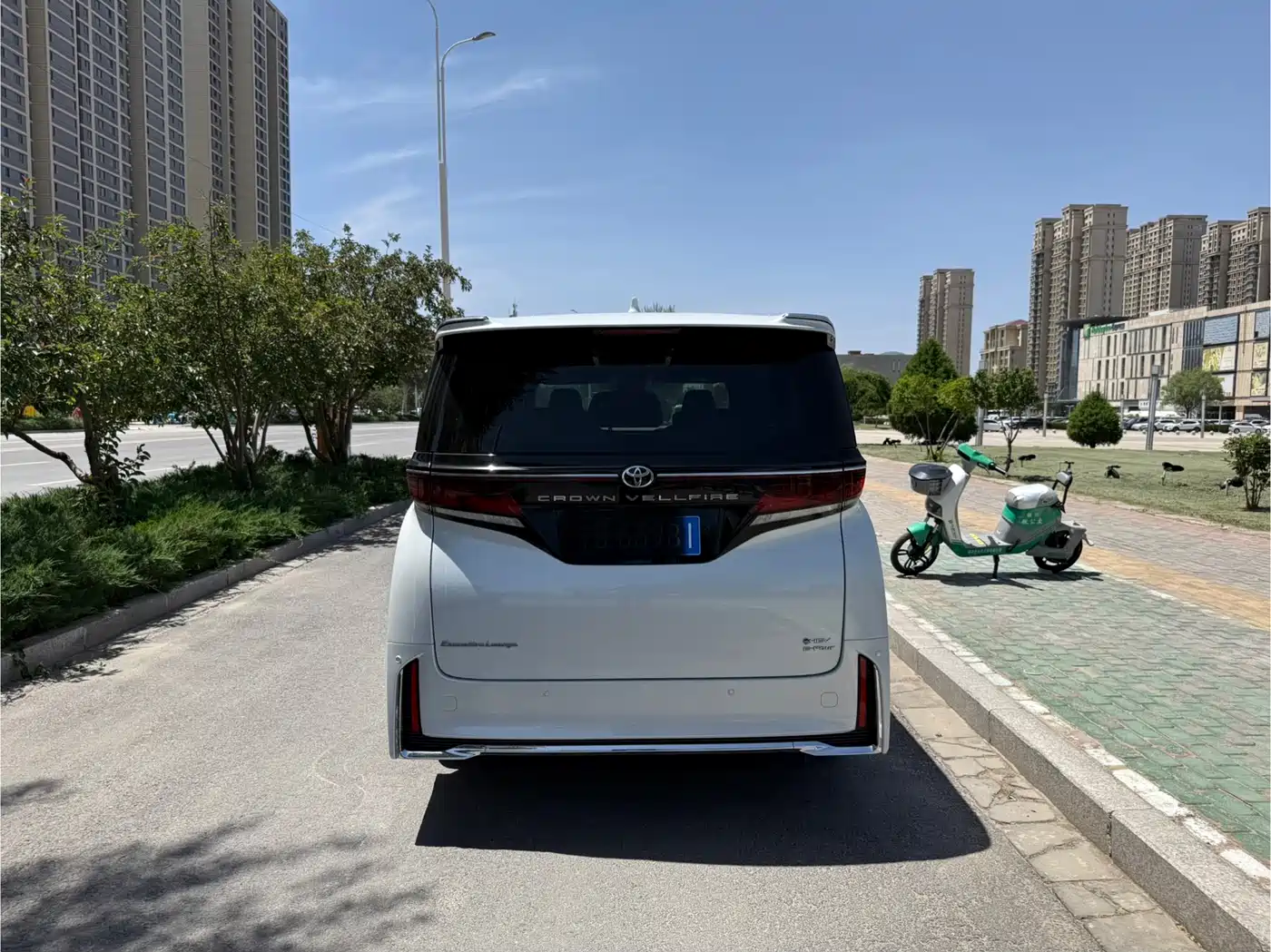 Toyota Vellfire 2024 Crown Hybrid 2.5L Executive Premium Edition фото 5