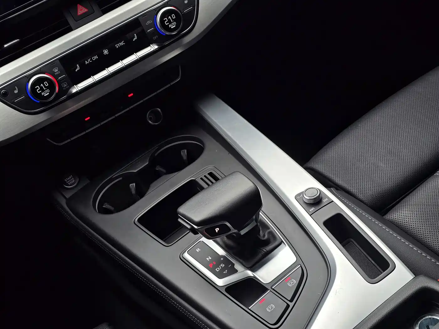 Audi A4L 2023 40 TFSI Luxury Sport фото 17