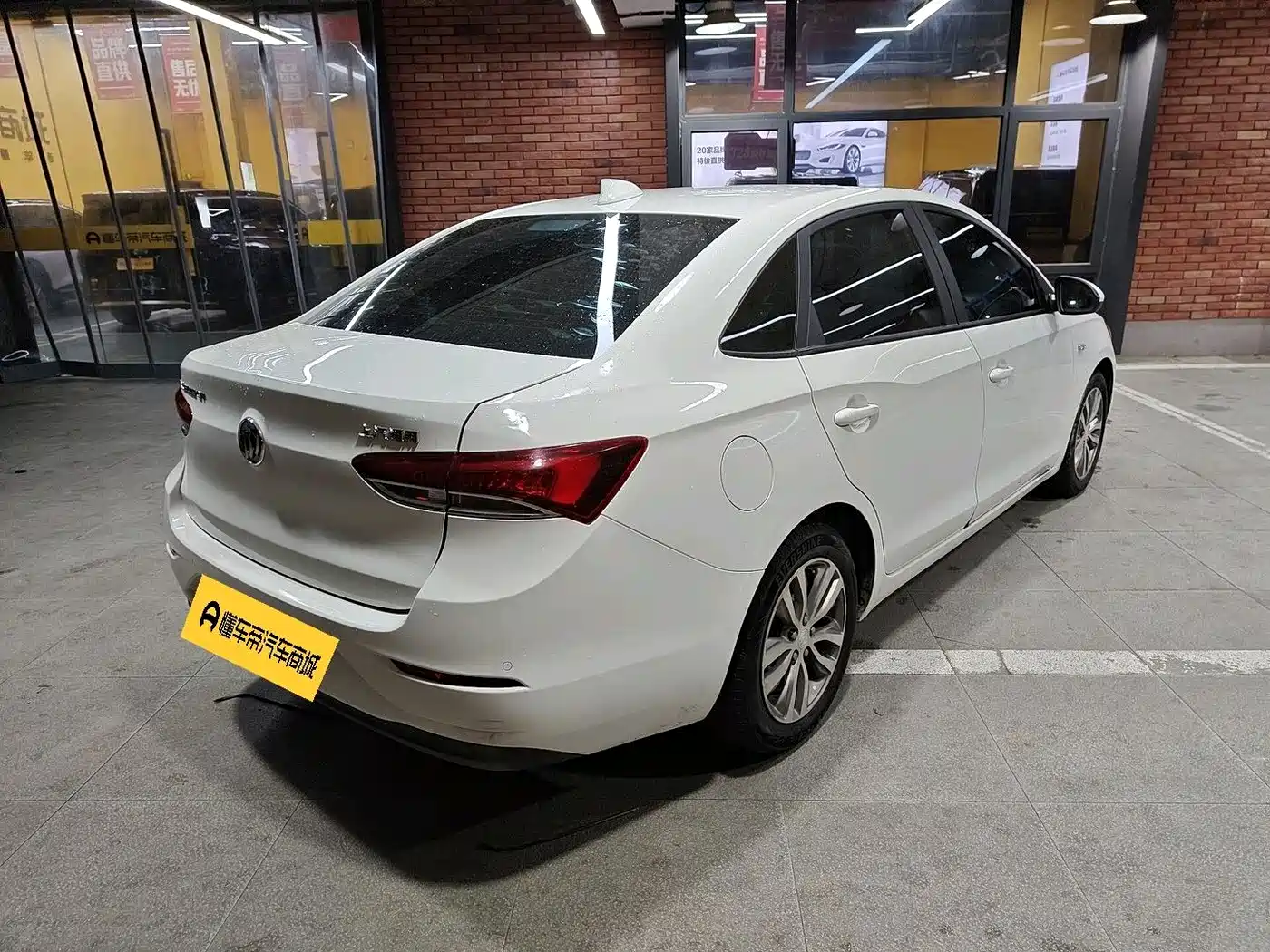 Buick Excelle 2018 18T Automatic Elite фото 4