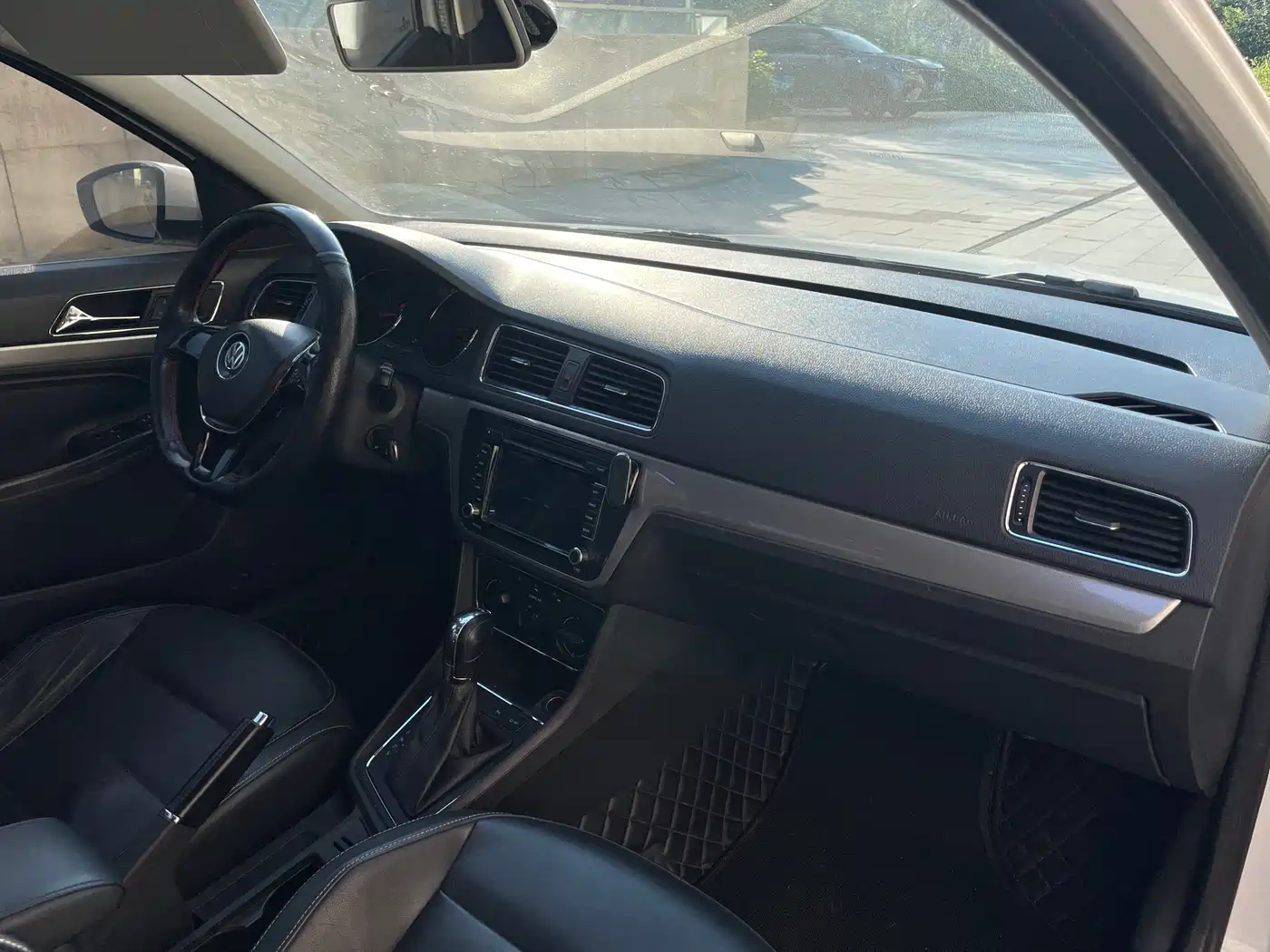 Volkswagen Lavida 2015 230TSI DSG Comfort Edition фото 15