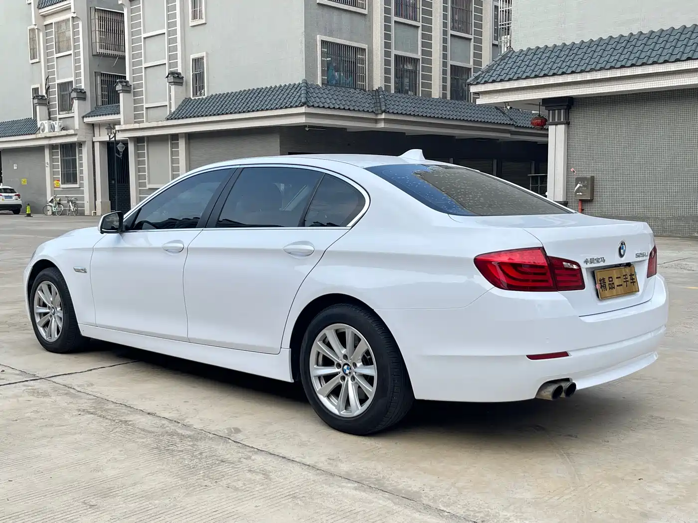 BMW 5 Series 2013 525Li Luxury фото 4